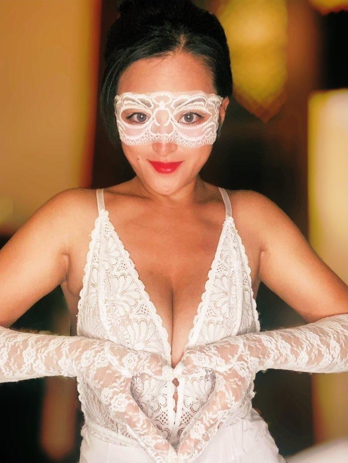 Asiantina Camgirl en blanc